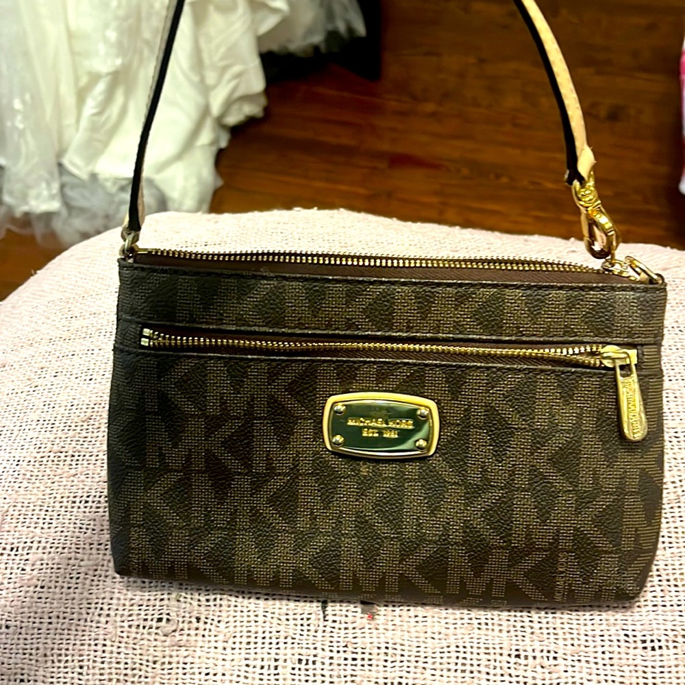 Michael Kors large wristlet